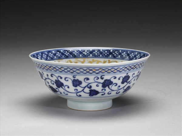 青花蓮塘紋金彩碗