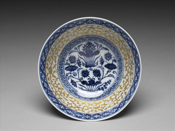 青花蓮塘紋金彩碗