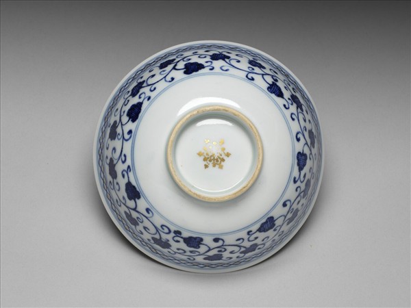 青花蓮塘紋金彩碗