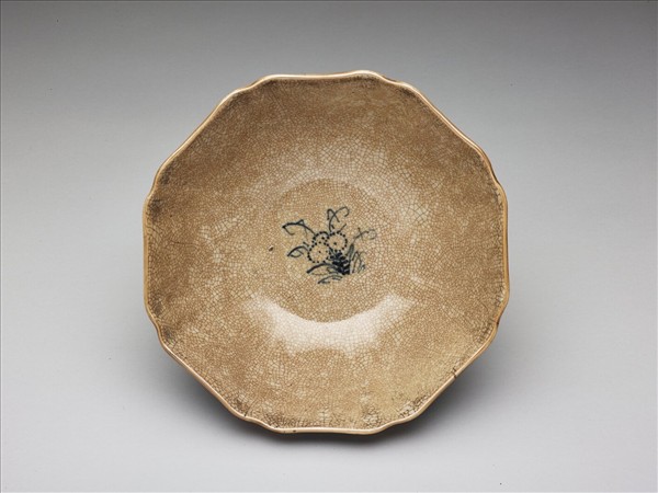 仿哥釉青花花卉紋花式碗