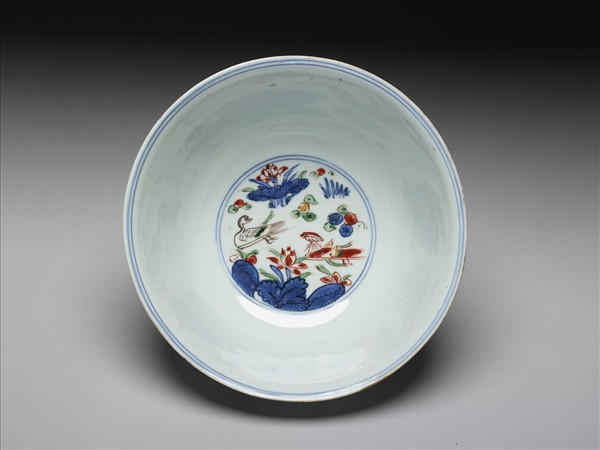 五彩蓮塘鴛鴦紋碗