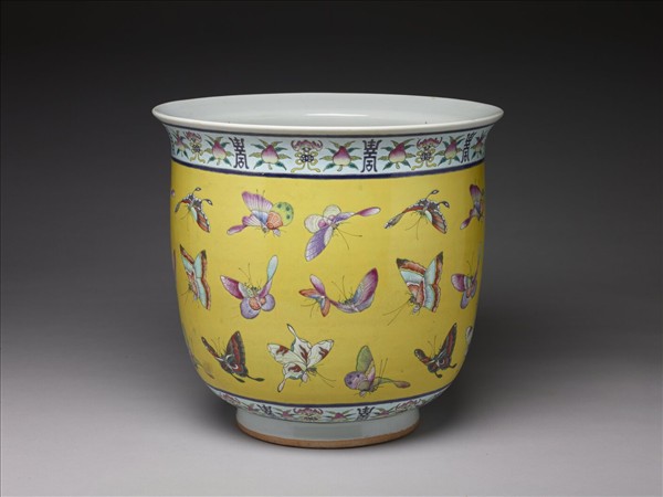 粉彩蝴蝶紋花盆