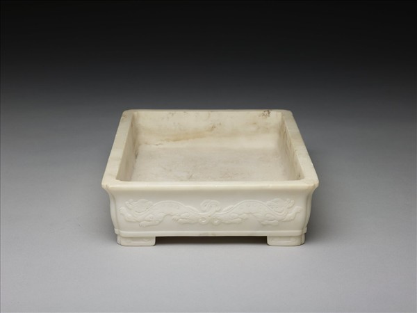 白石雕蝠龍長方水仙盆