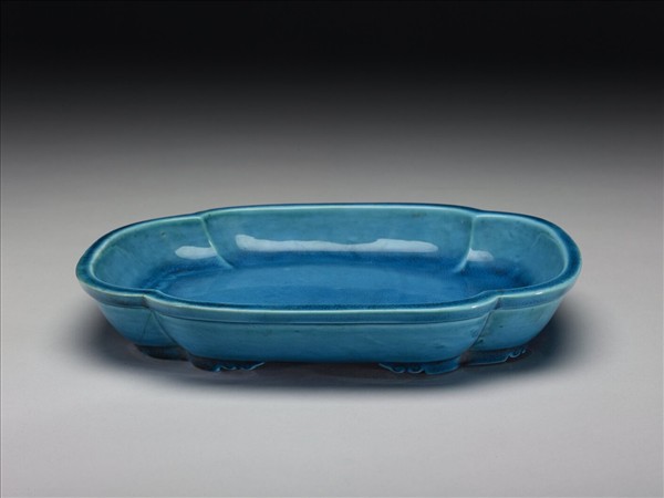 景德鎮窯 孔雀藍釉海棠式盤