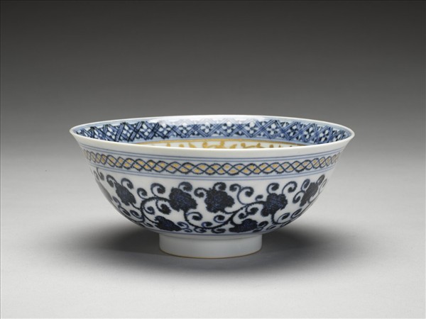 青花蓮塘紋金彩碗