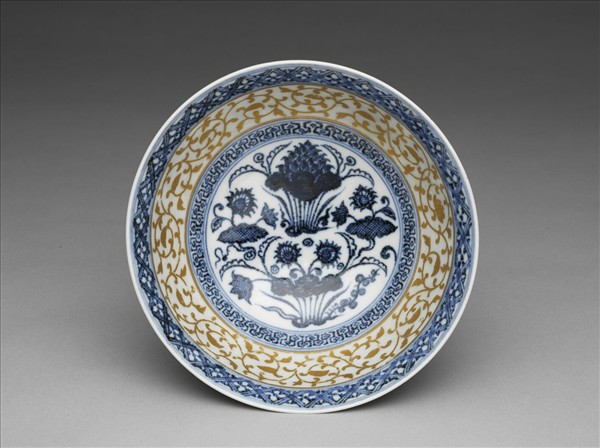 青花蓮塘紋金彩碗