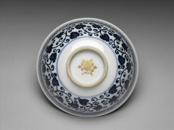 青花蓮塘紋金彩碗