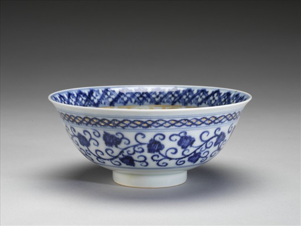 青花蓮塘紋金彩碗