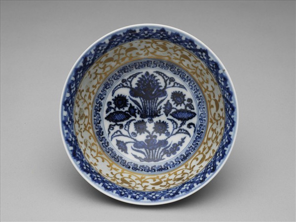 青花蓮塘紋金彩碗