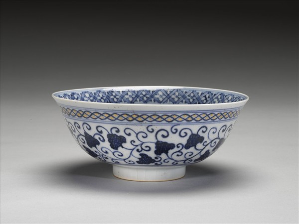 青花蓮塘紋金彩碗