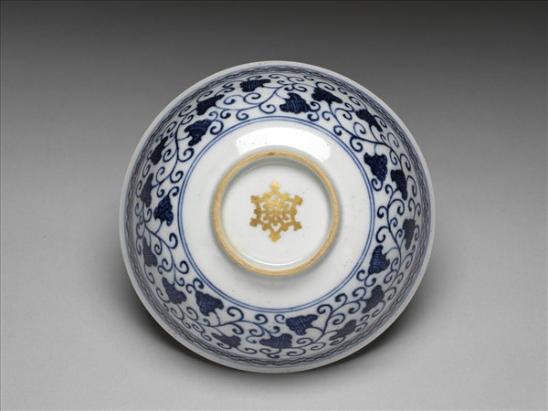 青花蓮塘紋金彩碗