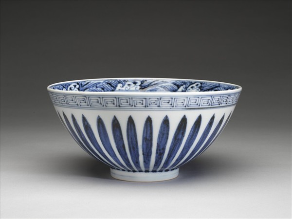 青花蓮瓣四季花卉紋蓮子碗