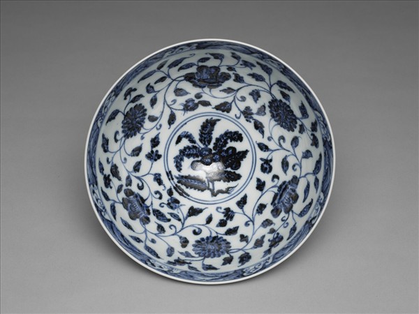 青花蓮瓣四季花卉紋蓮子碗