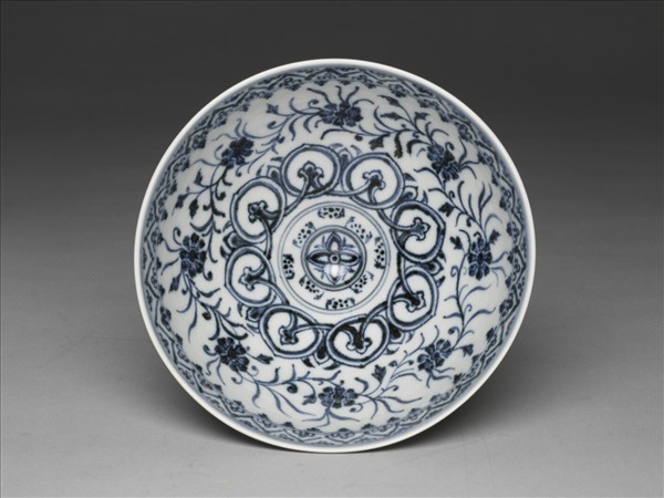 青花幾何花卉紋蓮子碗