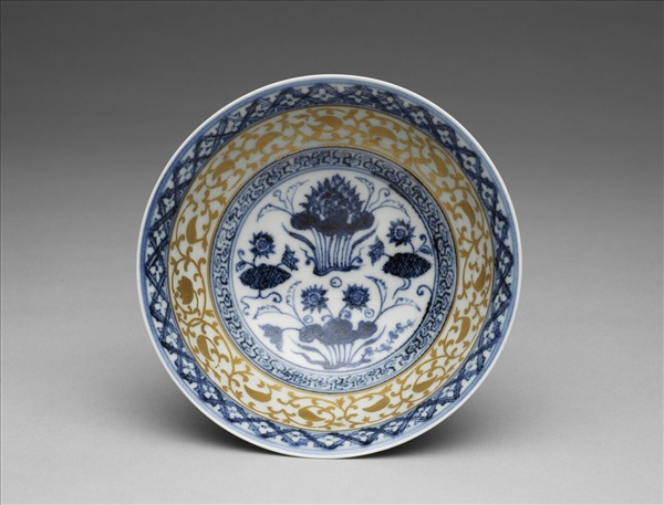 青花蓮塘紋金彩碗