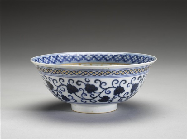 青花蓮塘紋金彩碗