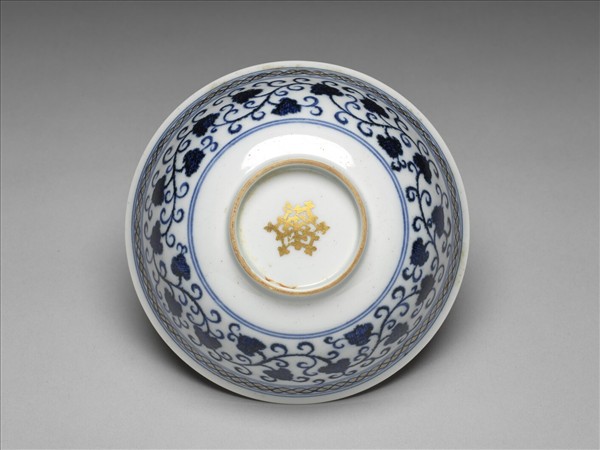 青花蓮塘紋金彩碗
