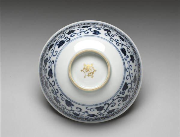 青花蓮塘紋金彩碗