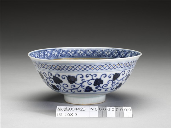 青花蓮塘紋金彩碗