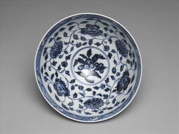 青花蓮瓣四季花卉紋蓮子碗