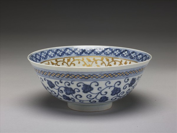 青花蓮塘紋金彩碗