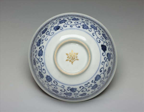 青花蓮塘紋金彩碗