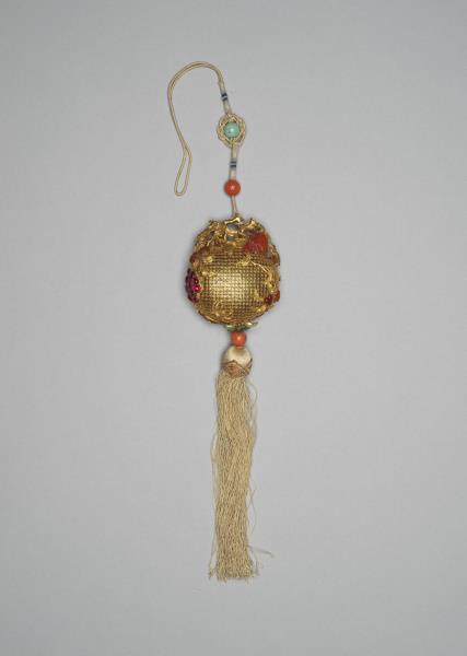 鏤空嵌寶金纍絲石榴香囊