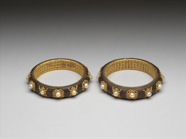 茄楠木嵌珠金纍絲壽字鐲