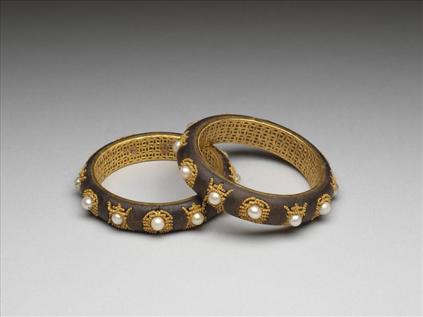 茄楠木嵌珠金纍絲壽字鐲