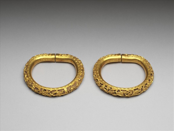 金雕人物填茄楠木香料鐲