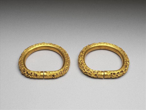 金雕人物填茄楠木香料鐲