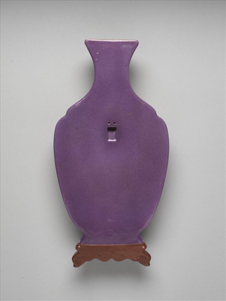 粉彩團花紋轎瓶