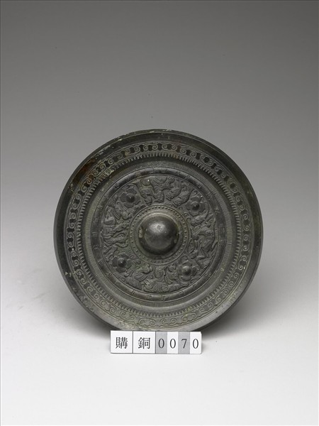 龍氏神人畫象紋鏡