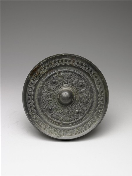 龍氏神人畫象紋鏡