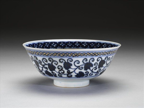 青花蓮塘紋金彩碗