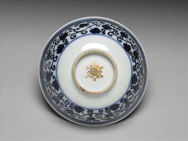 青花蓮塘紋金彩碗