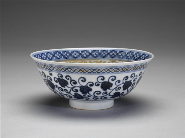 青花蓮塘紋金彩碗