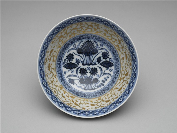 青花蓮塘紋金彩碗