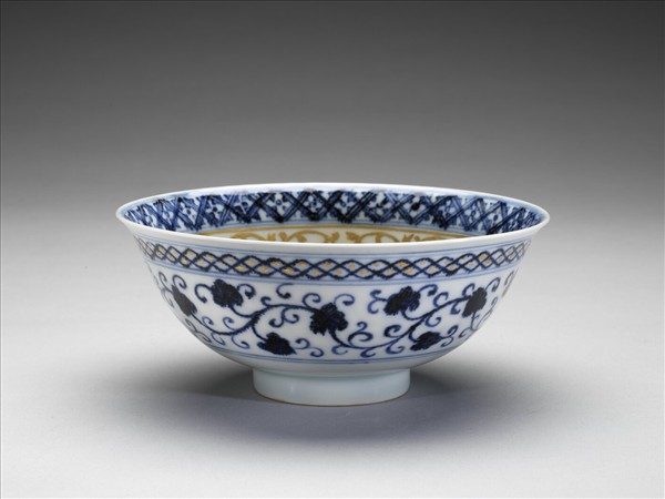 青花蓮塘紋金彩碗