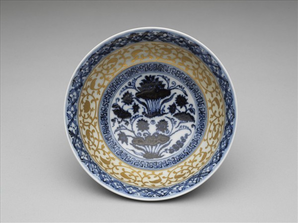 青花蓮塘紋金彩碗