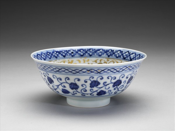 青花蓮塘紋金彩碗