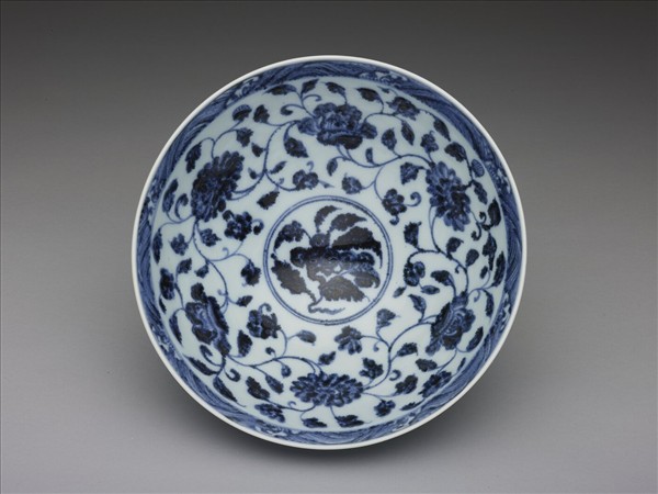 青花蓮瓣四季花卉紋蓮子碗