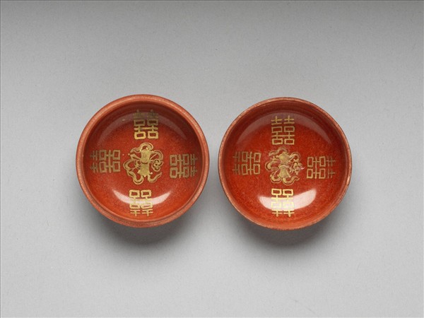 紅地描金喜字蓋盒