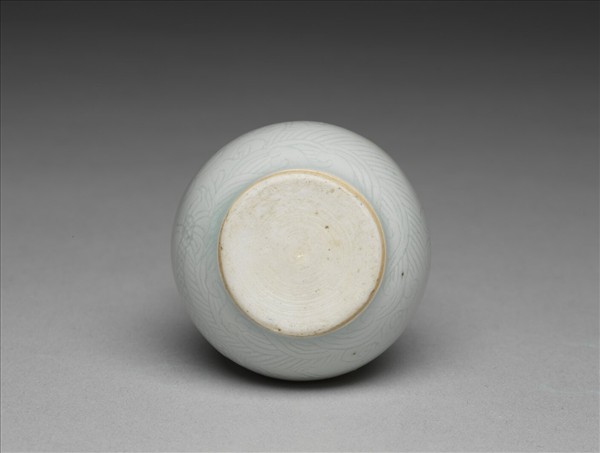 青瓷暗花葫蘆瓶