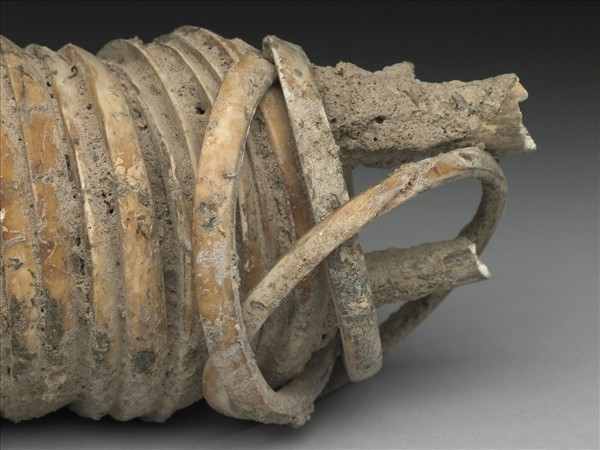 人腕骨套蚌環石英鐲