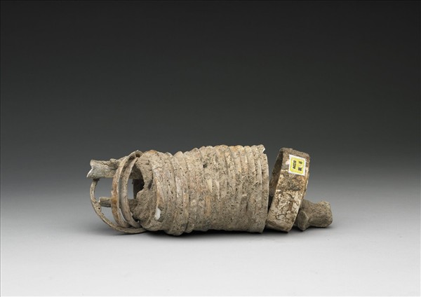 人腕骨套蚌環石英鐲