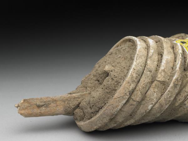 人腕骨套蚌環石英鐲