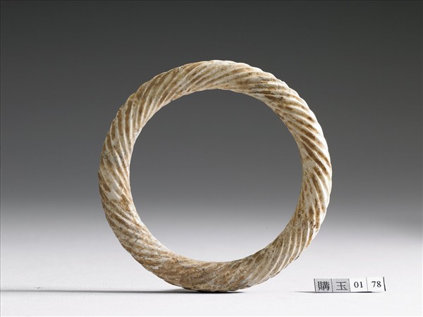 玉扭絲紋環