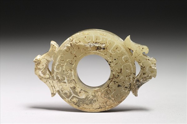 玉雙鳥紋出廓系璧