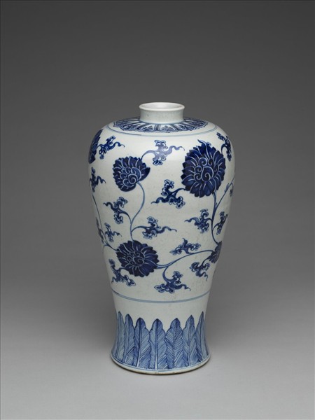 青花轉枝蓮紋梅瓶